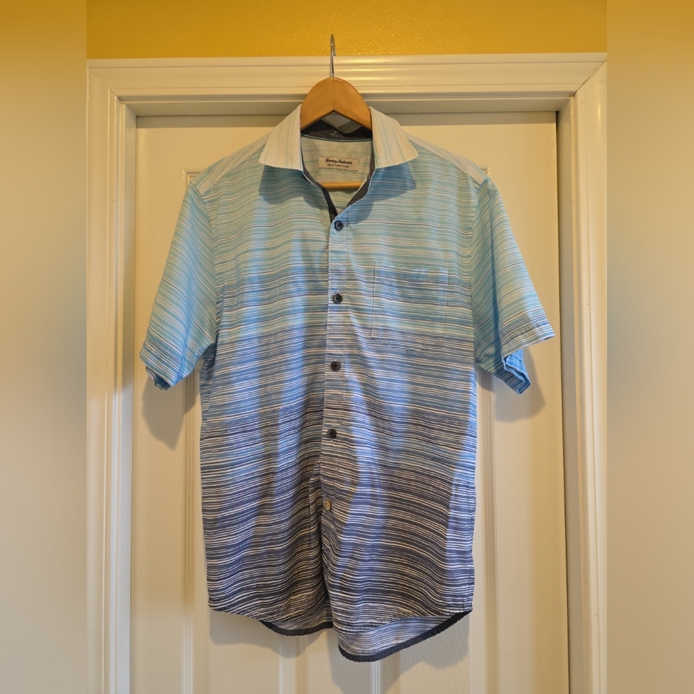 TOMMY BAHAMA BLUE SHIRT, SIZE M
